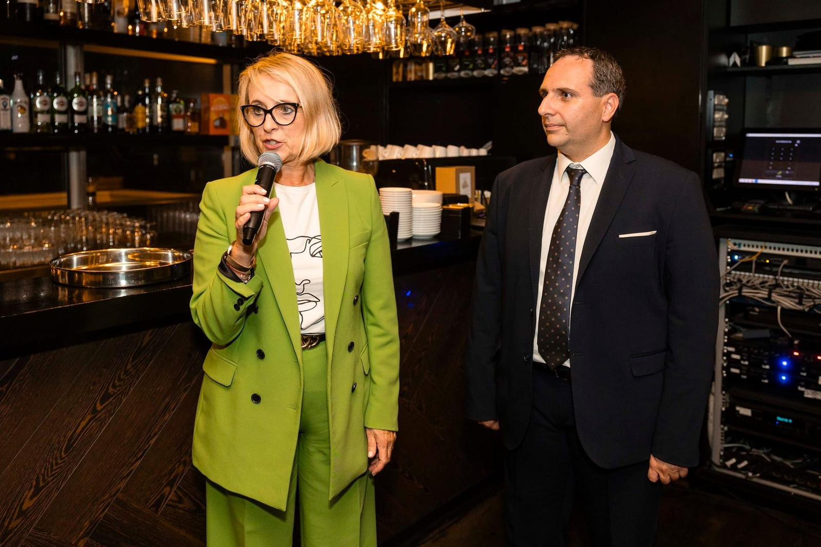 Nella foto, il vice sindaco di Dubrovnik, Jelka Tepšić, e il presidente del consiglio comunale di Sorrento, Luigi Di Prisco